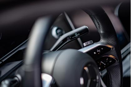 Mercedes-Benz C300e 313Ps